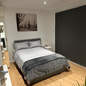 Self-Contained En-Suite Room Very Close To Wembley Stadium